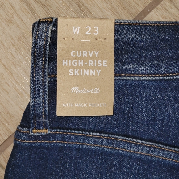 Madewell Curvy High-Rise Skinny Jeans in Lanette Wash - Picture 9 of 14